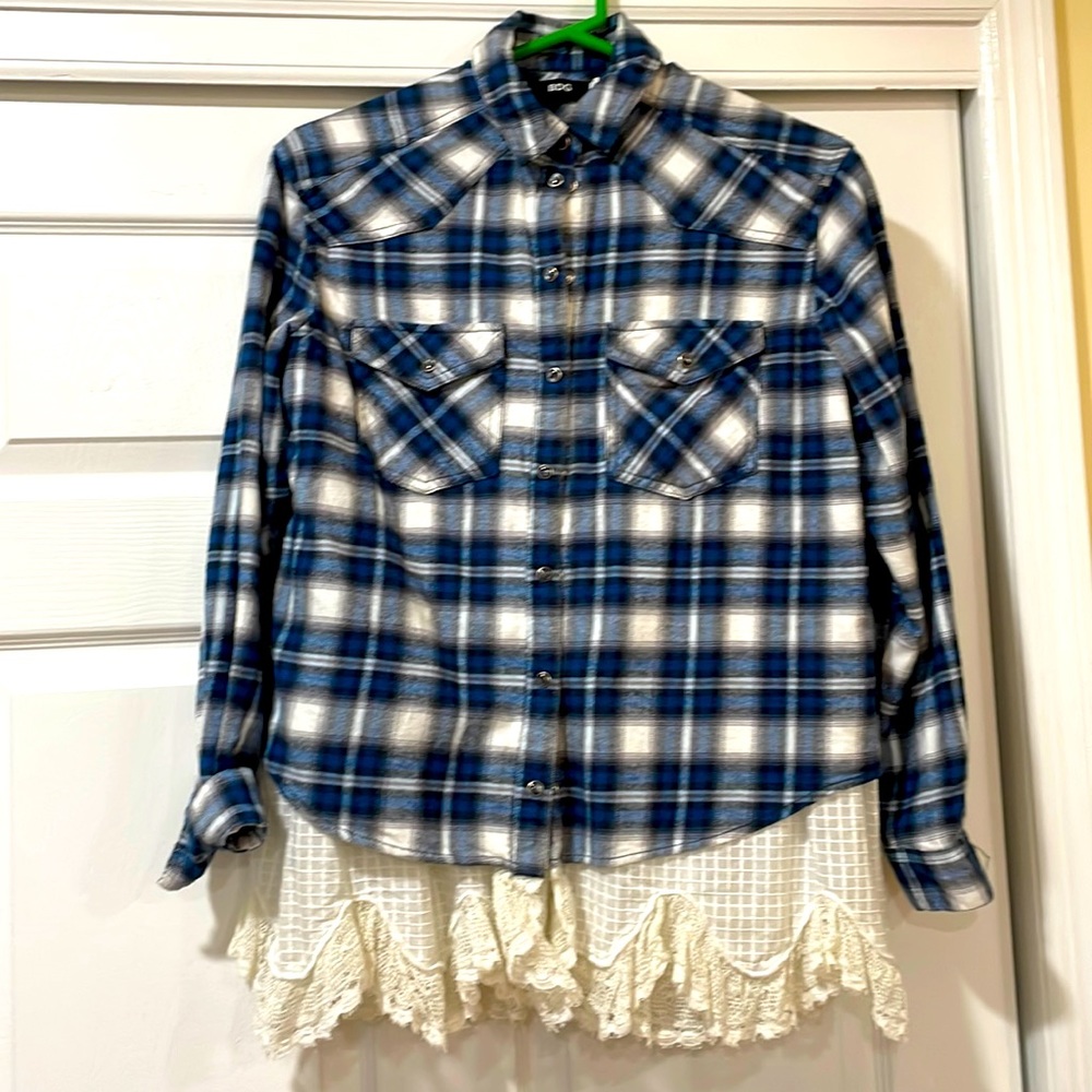 BNWT Flannel with Lace Underlay!